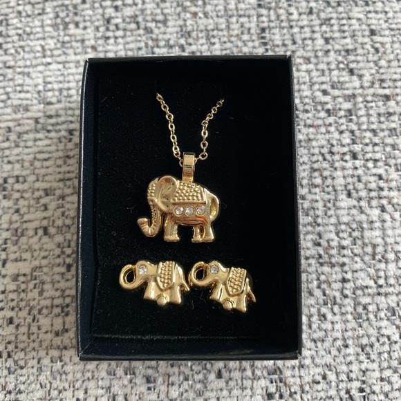 NWT Gold Elephant Jewelry - Picture 1 of 2